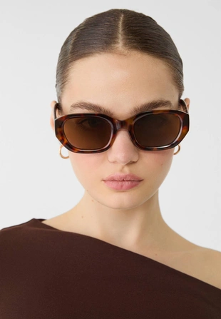 Солнцезащитные очки в оправе из смолы геометрической формы- Заказать в России
