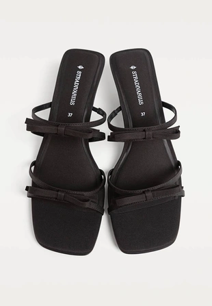 BLACK |9213/570 - Stradivarius Босоножки на высоком каблуке с бантом