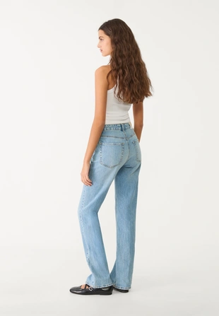 MEDIUM LIGHT BLUE DENIM|1499/499 - Stradivarius Джинсы D98 прямого кроя в винтажном стиле