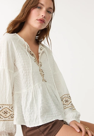 Блуза из струящейся ткани с вышивкой- Заказать в России