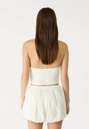 White|8423/250 - Stradivarius Шорты-бананы с вышивкой