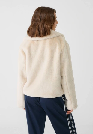 Vanilla|5650/770 - Stradivarius Куртка внахлест из искусственного меха