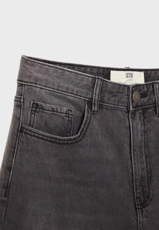 BLACK DENIM WASHED EFFECT |7353/203 - Stradivarius Джинсы прямого кроя с комфортной средней посадкой