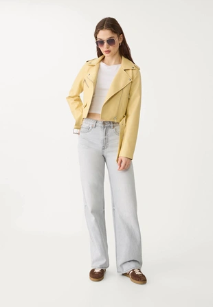 Куртка в байкерском стиле из искусственной кожи с ремнем- Заказать в России