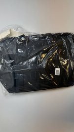 Zara ПРОРЕЗИНЕННАЯ ДОРОЖНАЯ СУМКА Black | 3136/620/800