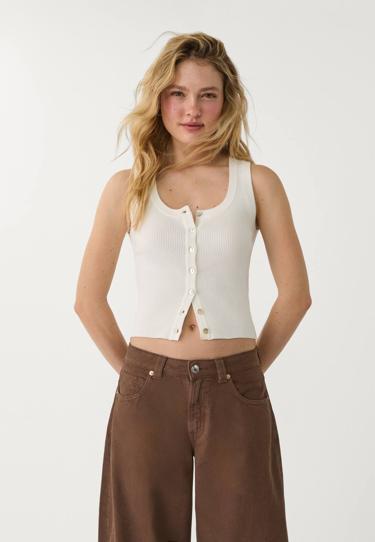 Stradivarius Трикотажный топ в рубчик с пуговицами