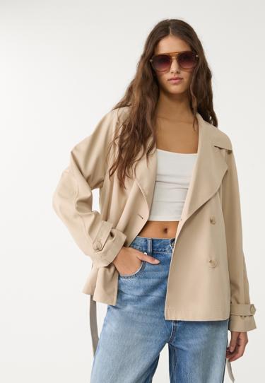 Stradivarius Короткий тренч из струящейся ткани с поясом купить с доставкой.