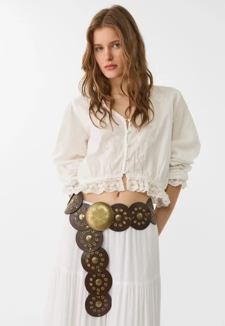 Ремень с металлическими заклепками