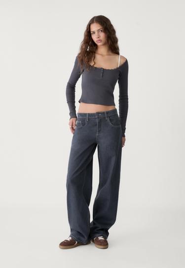 Stradivarius Джинсы свободного кроя купить с доставкой.