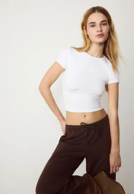 Базовая футболка зауженного кроя- Заказать в России