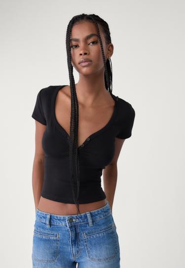 Stradivarius Футболка с пуговицами купить с доставкой.