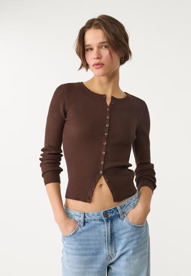 Stradivarius Трикотажный кардиган в рубчик с пуговицами купить с доставкой.