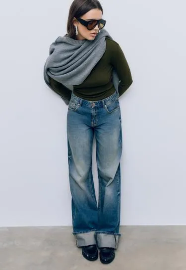 Базовая хлопковая футболка с длинными рукавами- Заказать в России