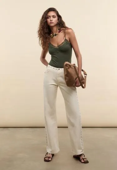 Хлопковый боди с кружевной отделкой