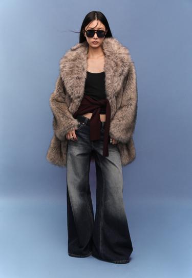 Пальто стандартной длины из искусственного меха- Заказать в России