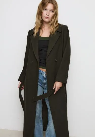 Длинное пальто с поясом