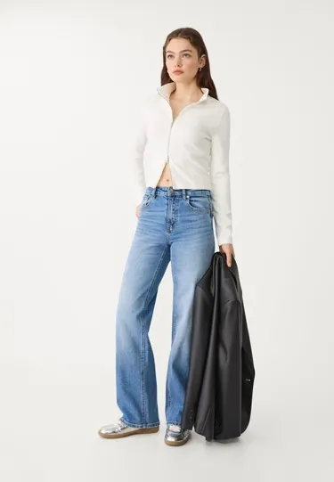 Джинсы прямого кроя- Заказать в России