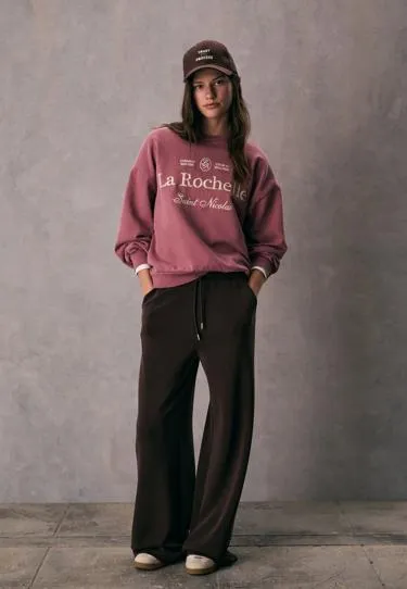 Толстовка с вышивкой