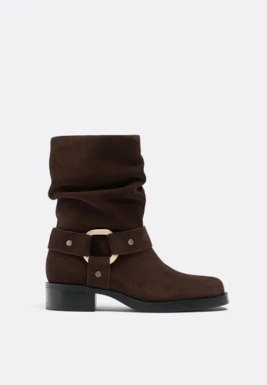 FLAT LEATHER ANKLE BOOTS WITH BUCKLE