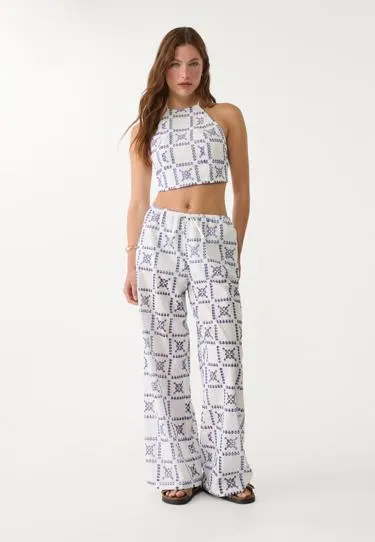 Топ халтер с вышивкой