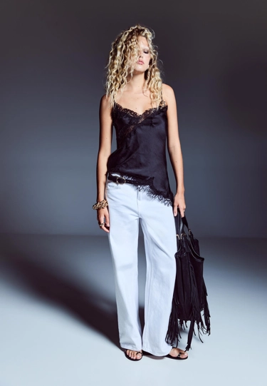 Асимметричный топ в бельевом стиле с кружевом- Заказать в России