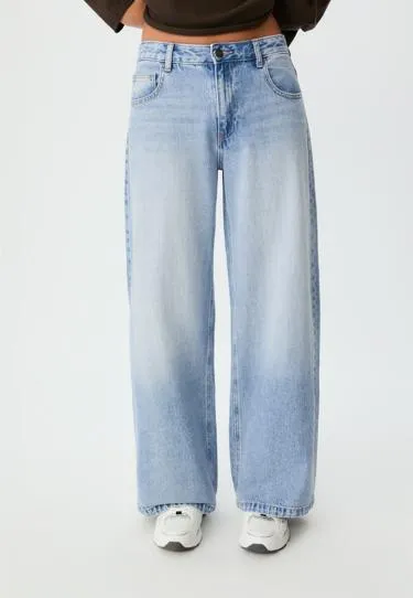 Джинсы свободного кроя