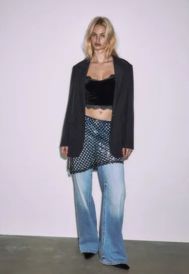 STRAPPY VELVET TOP WITH LACE DETAIL