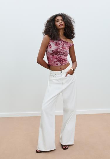 Stradivarius Асимметричная футболка из полупрозрачной ткани с принтом купить с доставкой.