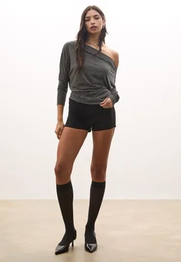 Асимметричная футболка из модала в полоску