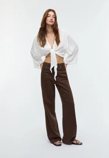 Легкая блузка с узлом