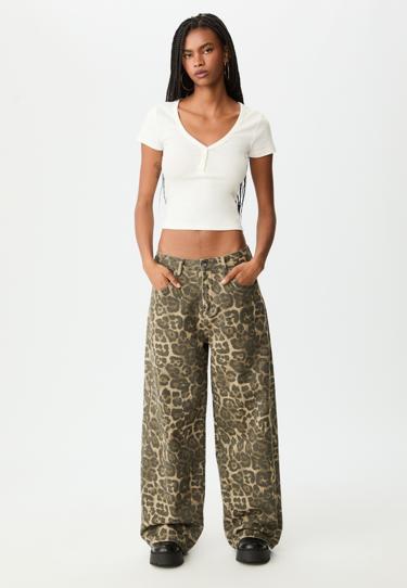 Футболка с короткими рукавами и пуговицами- Заказать в России