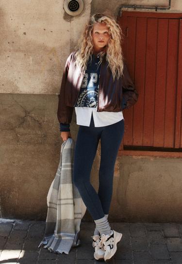 Stradivarius Укороченная толстовка-поло с принтом