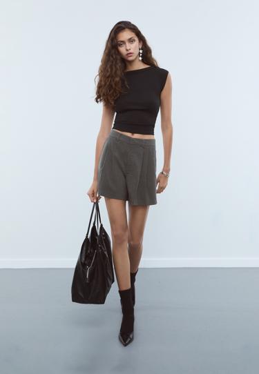 Stradivarius Нарядные шорты в полоску с защипами купить с доставкой.