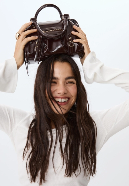 Сумка-боулинг с плечевым ремнем из искусственной кожи- Заказать в России