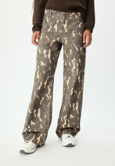 Stradivarius Брюки прямого кроя с принтом