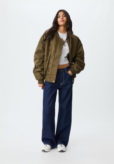 Stradivarius Бомбер с эффектом потертости купить с доставкой.