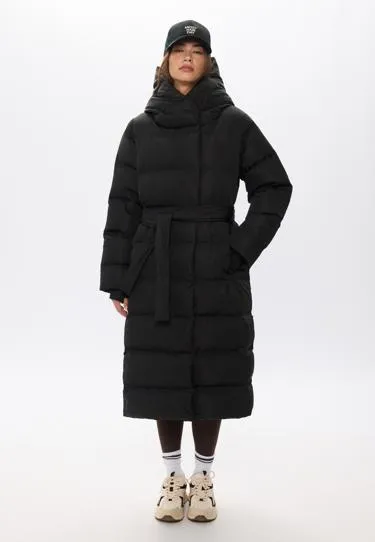 Длинное стеганое пальто на пуху с поясом- Заказать в России