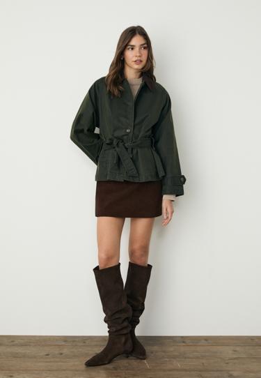 Stradivarius Короткий тренч с вощеным покрытием и поясом