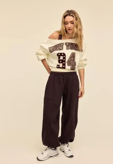 Толстовка с вырезом «лодочка» и принтом- Заказать в России