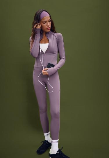 Приталенная куртка на молнии- Заказать в России