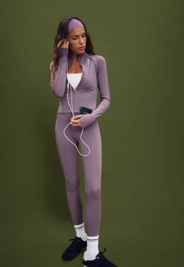 Приталенная куртка на молнии