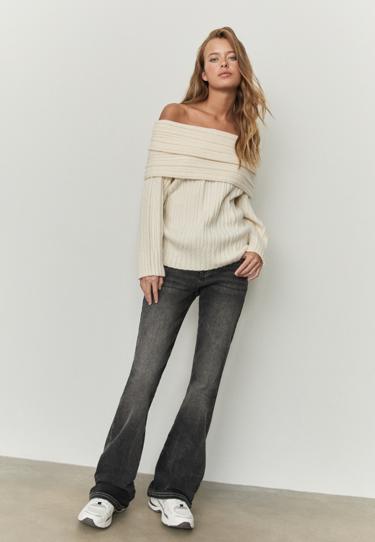 Stradivarius Асимметричный свитер в рубчик с открытыми плечами