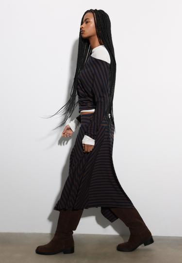 Stradivarius Длинная асимметричная юбка в полоску купить с доставкой.