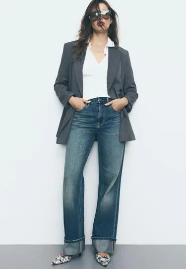 Джинсы прямого кроя- Заказать в России