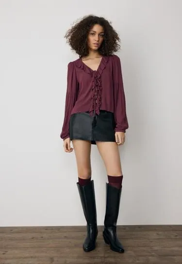 Блузка с воланами