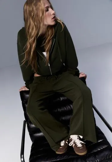 Мягкая толстовка на молнии