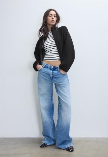 Бомбер объемного кроя из мягкой ткани