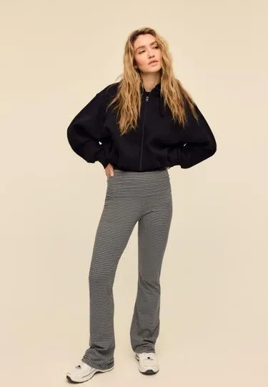 Легинсы клеш в полоску- Заказать в России