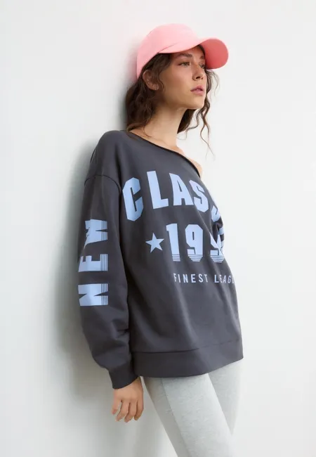 Stradivarius Толстовка с вырезом-лодочкой и принтом