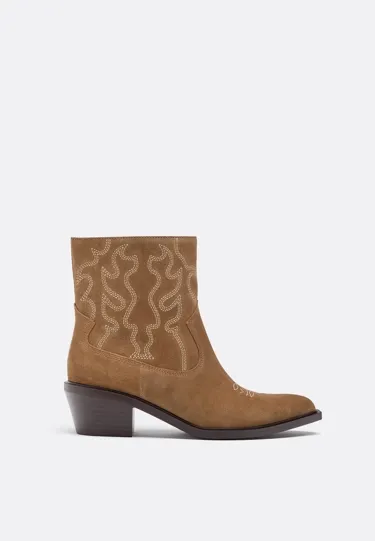 Кожаные ботильоны-казаки на каблуке- Заказать в России